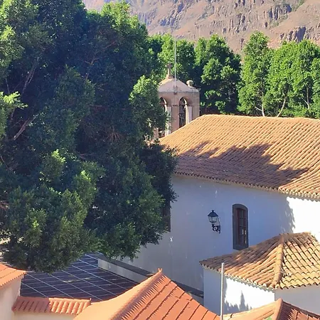 Casa Reyes * Fátaga