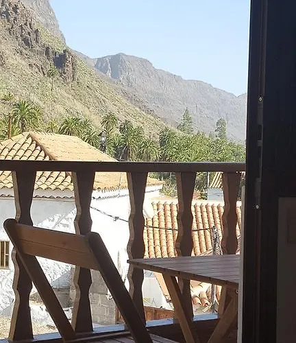 Casa Reyes * Fátaga